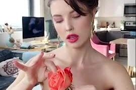 Amanda Cerny Leaked Video – No Bra Show Off Big BOOBs